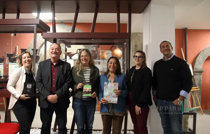 gruppo-della-presentazione-libri-con-la-favola-del-cremera-presso-il-map-museo-del-pellegrino